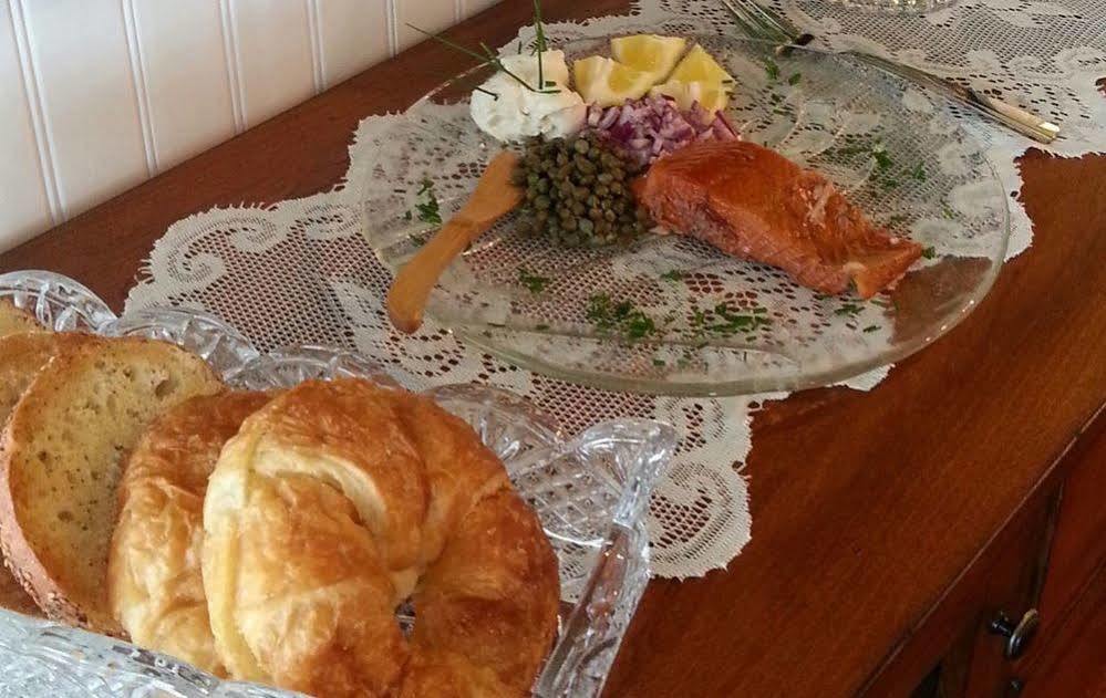 Greenhouse Inn By The Bay Скуим Екстериор снимка